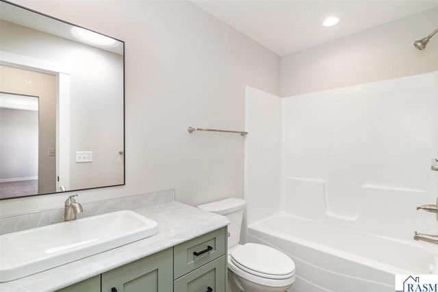 811 Viburnum Street, Belle Plaine, MN 56011