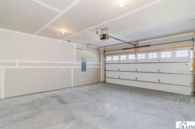 811 Viburnum Street, Belle Plaine, MN 56011