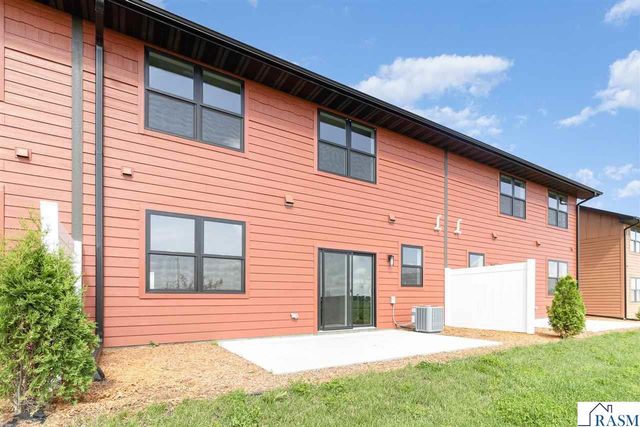 811 Viburnum Street, Belle Plaine, MN 56011