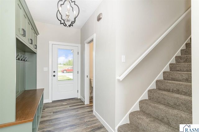 811 Viburnum Street, Belle Plaine, MN 56011