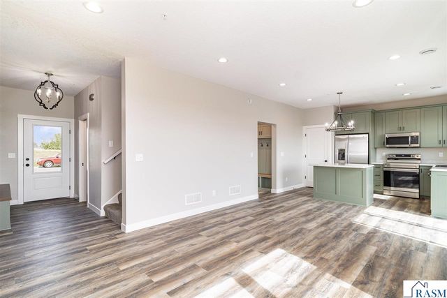 811 Viburnum Street, Belle Plaine, MN 56011