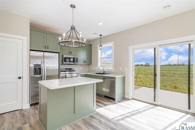 811 Viburnum Street, Belle Plaine, MN 56011