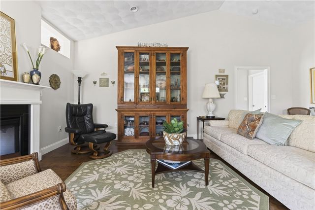55 Morningside Drive, North Kingstown, RI 02852