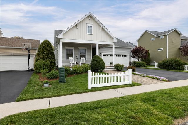55 Morningside Drive, North Kingstown, RI 02852