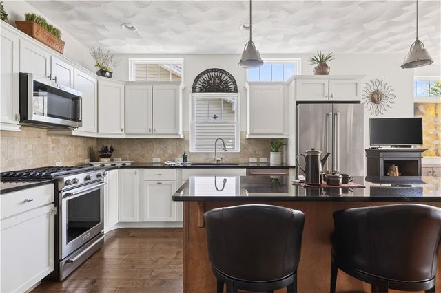 55 Morningside Drive, North Kingstown, RI 02852