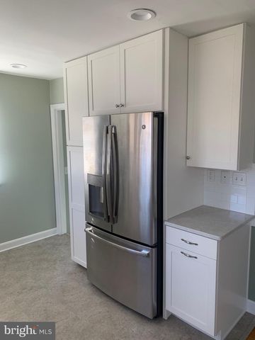 4 MAIN AVE, Wilmington, DE 19804