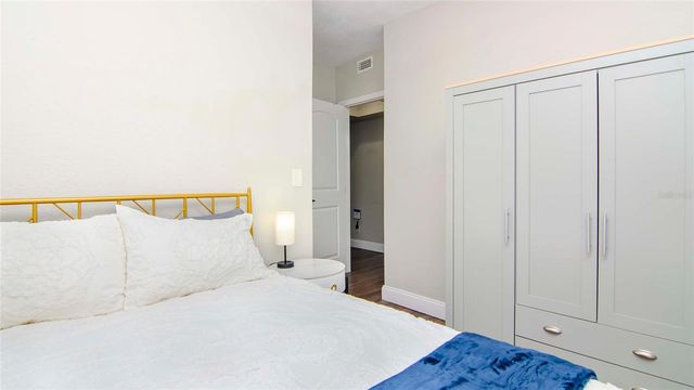 213 W WARREN AVENUE, Tampa, FL 33602