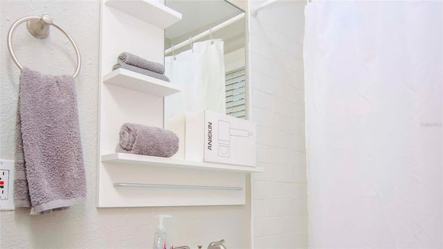 213 W WARREN AVENUE, Tampa, FL 33602