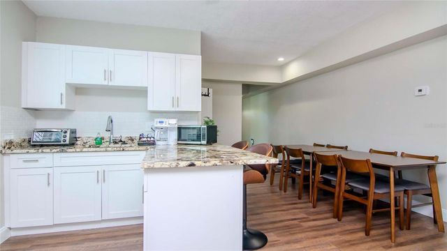 213 W WARREN AVENUE, Tampa, FL 33602