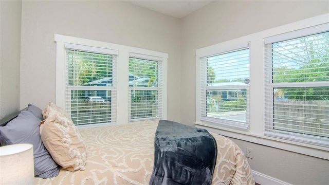 213 W WARREN AVENUE, Tampa, FL 33602