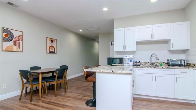 213 W WARREN AVENUE, Tampa, FL 33602