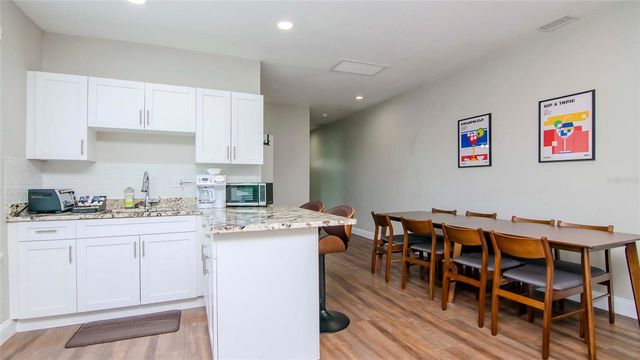 213 W WARREN AVENUE, Tampa, FL 33602