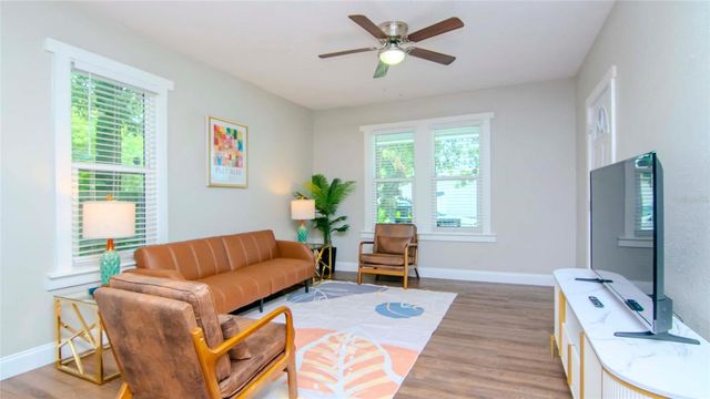 213 W WARREN AVENUE, Tampa, FL 33602