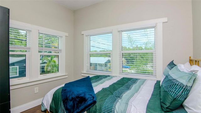 213 W WARREN AVENUE, Tampa, FL 33602