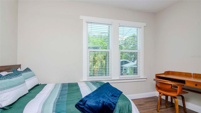 213 W WARREN AVENUE, Tampa, FL 33602