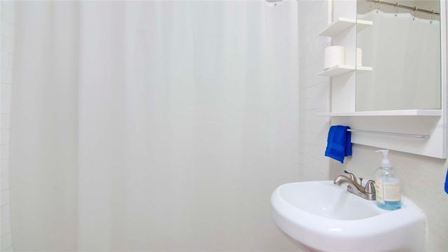 213 W WARREN AVENUE, Tampa, FL 33602