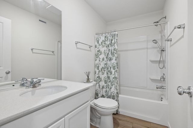 2245 Horseshoe Circle, Naperville, IL 60564