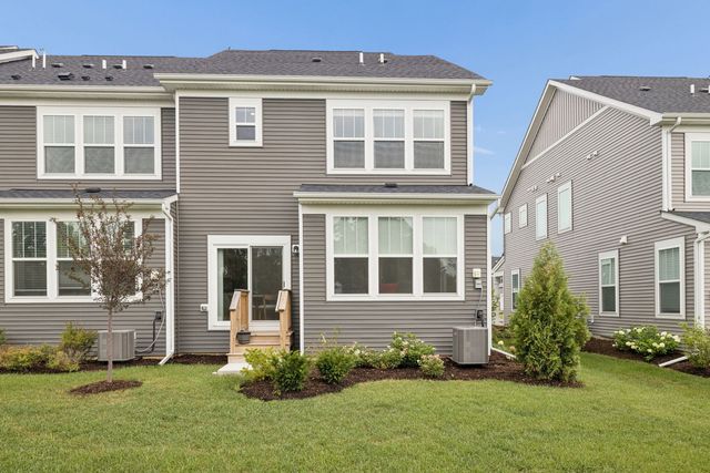 2245 Horseshoe Circle, Naperville, IL 60564