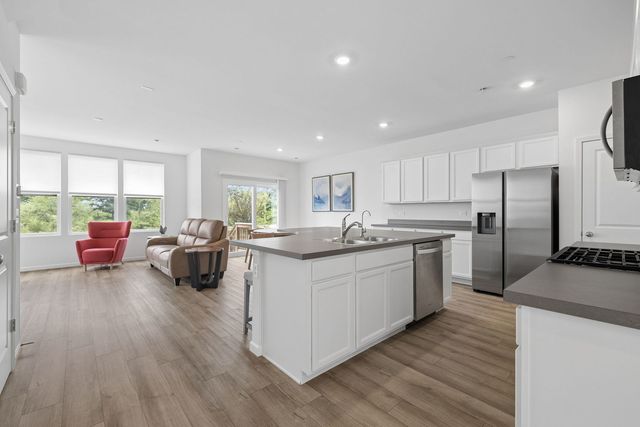 2245 Horseshoe Circle, Naperville, IL 60564