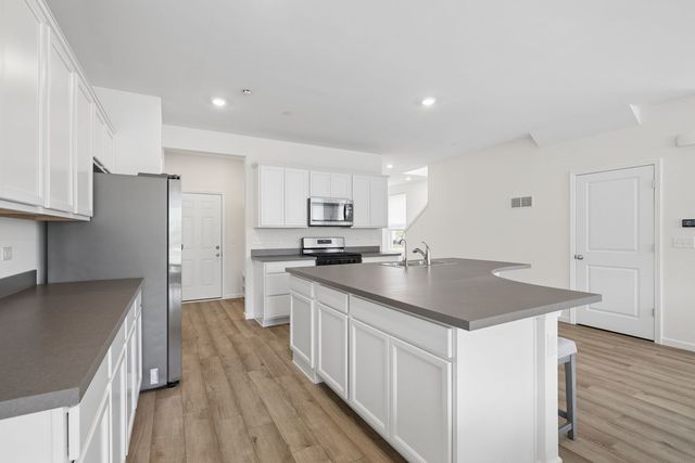 2245 Horseshoe Circle, Naperville, IL 60564