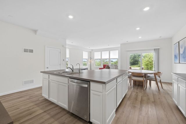 2245 Horseshoe Circle, Naperville, IL 60564