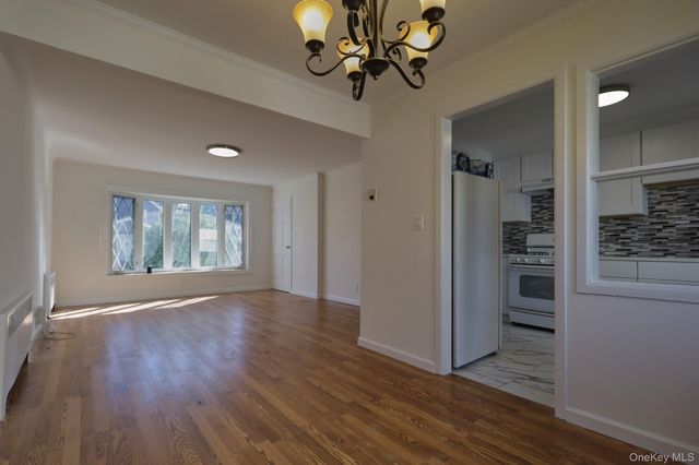 207 Courthouse Road, Franklin Square, NY 11010