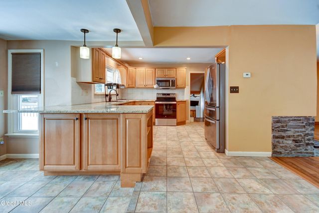 281 N Kingsboro Avenue, Gloversville, NY 12078