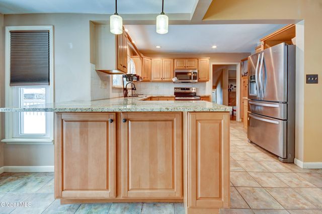 281 N Kingsboro Avenue, Gloversville, NY 12078