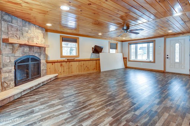 281 N Kingsboro Avenue, Gloversville, NY 12078