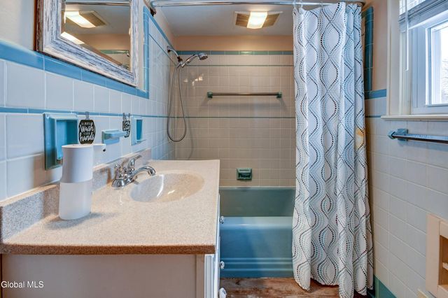 281 N Kingsboro Avenue, Gloversville, NY 12078