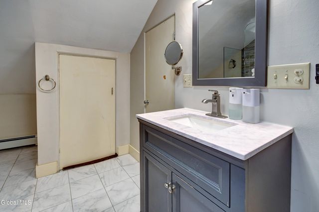 281 N Kingsboro Avenue, Gloversville, NY 12078