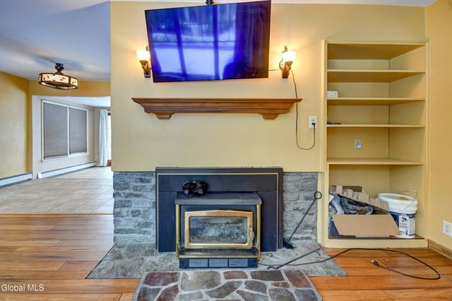 281 N Kingsboro Avenue, Gloversville, NY 12078