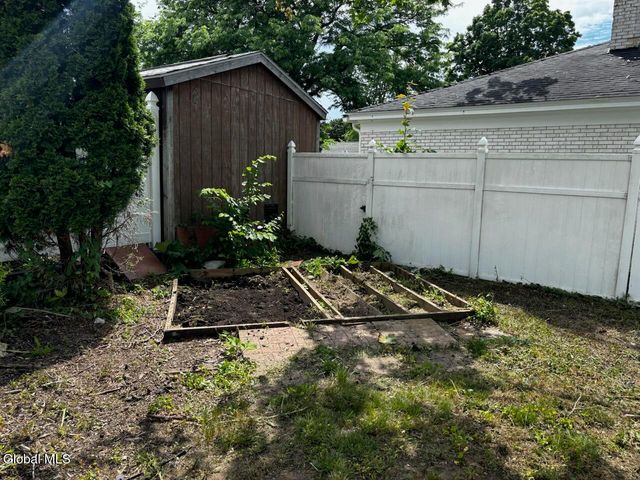281 N Kingsboro Avenue, Gloversville, NY 12078