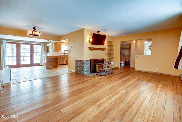 281 N Kingsboro Avenue, Gloversville, NY 12078