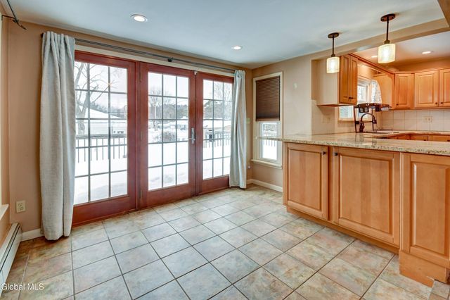 281 N Kingsboro Avenue, Gloversville, NY 12078