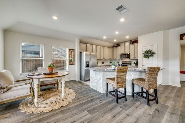 10516 Breezeway Drive, Aubrey, TX 76227