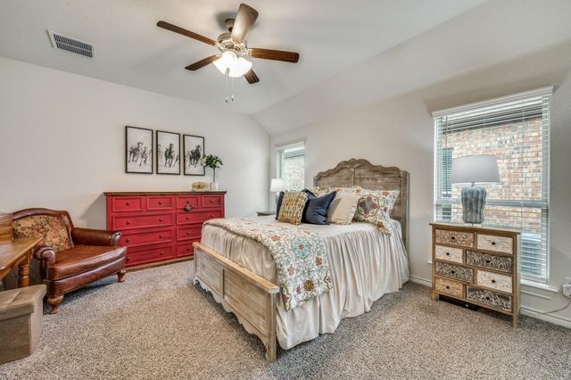 10516 Breezeway Drive, Aubrey, TX 76227