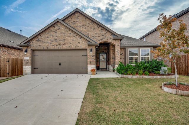 10516 Breezeway Drive, Aubrey, TX 76227