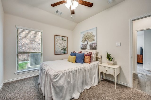 10516 Breezeway Drive, Aubrey, TX 76227