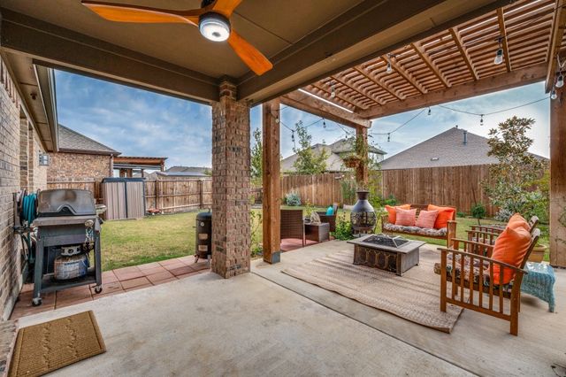 10516 Breezeway Drive, Aubrey, TX 76227