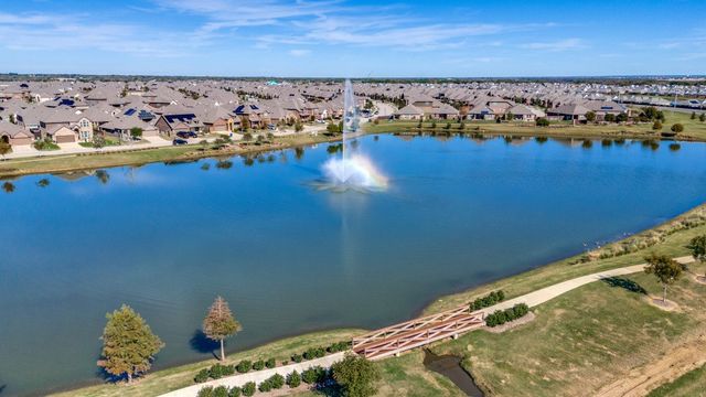 10516 Breezeway Drive, Aubrey, TX 76227