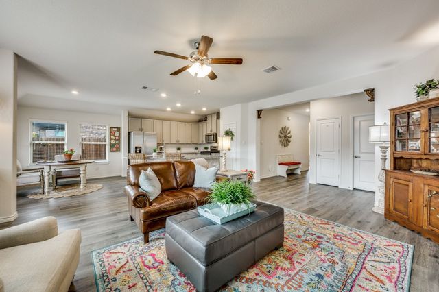 10516 Breezeway Drive, Aubrey, TX 76227