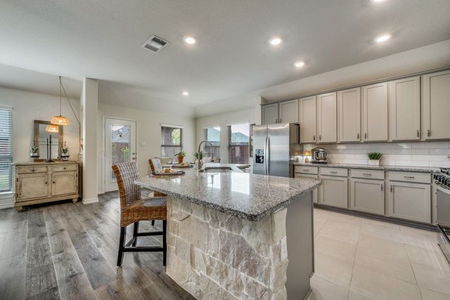 10516 Breezeway Drive, Aubrey, TX 76227