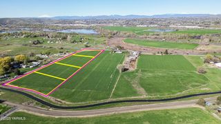 E NNA Selah Rd, Yakima, WA 98901