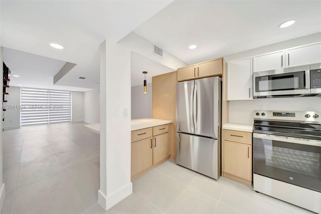 1083 W 38th Street 238, Hialeah, FL 33012