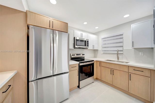 1083 W 38th Street 238, Hialeah, FL 33012