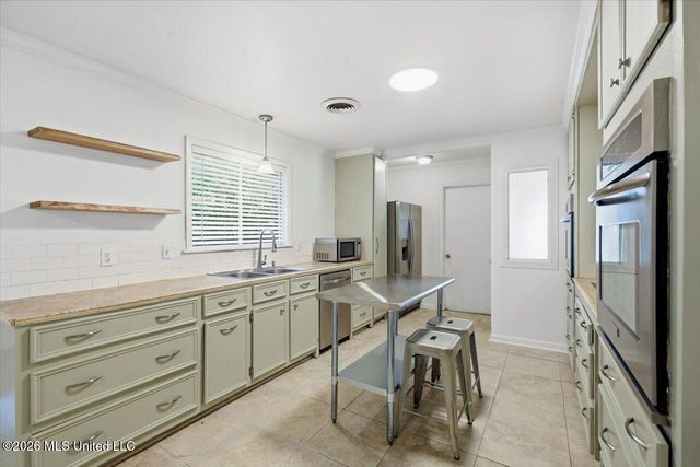 119 Pimlico Place, Jackson, MS 39211