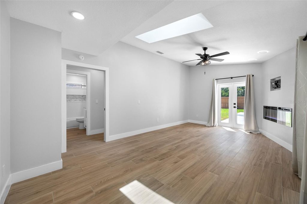 Image 17 of property listing at 14908 SALAMANDER PLACE, Tampa, FL 33625