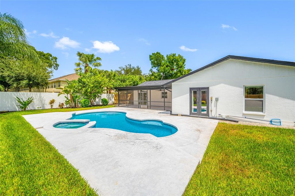 Image 40 of property listing at 14908 SALAMANDER PLACE, Tampa, FL 33625