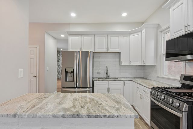 5718 W Superior Street, Chicago, IL 60644